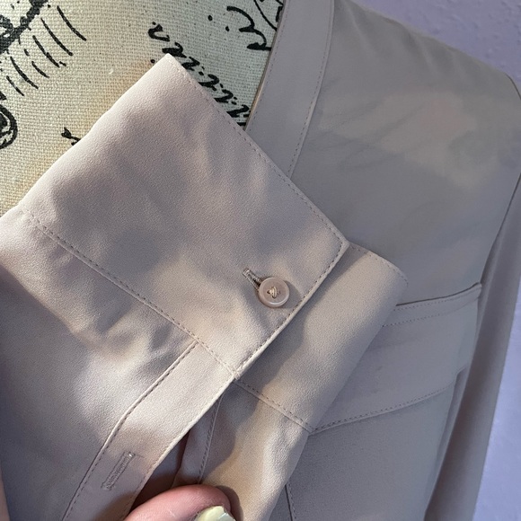 Express blouse-Sold - Picture 2 of 9